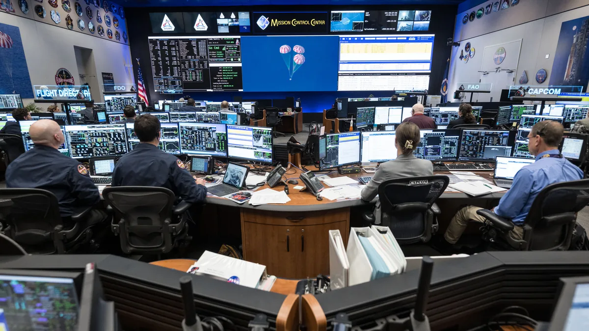 NASA, Uzay Tarihine Yön Verecek Yeni Uçuş Direktörlerini Arıyor!