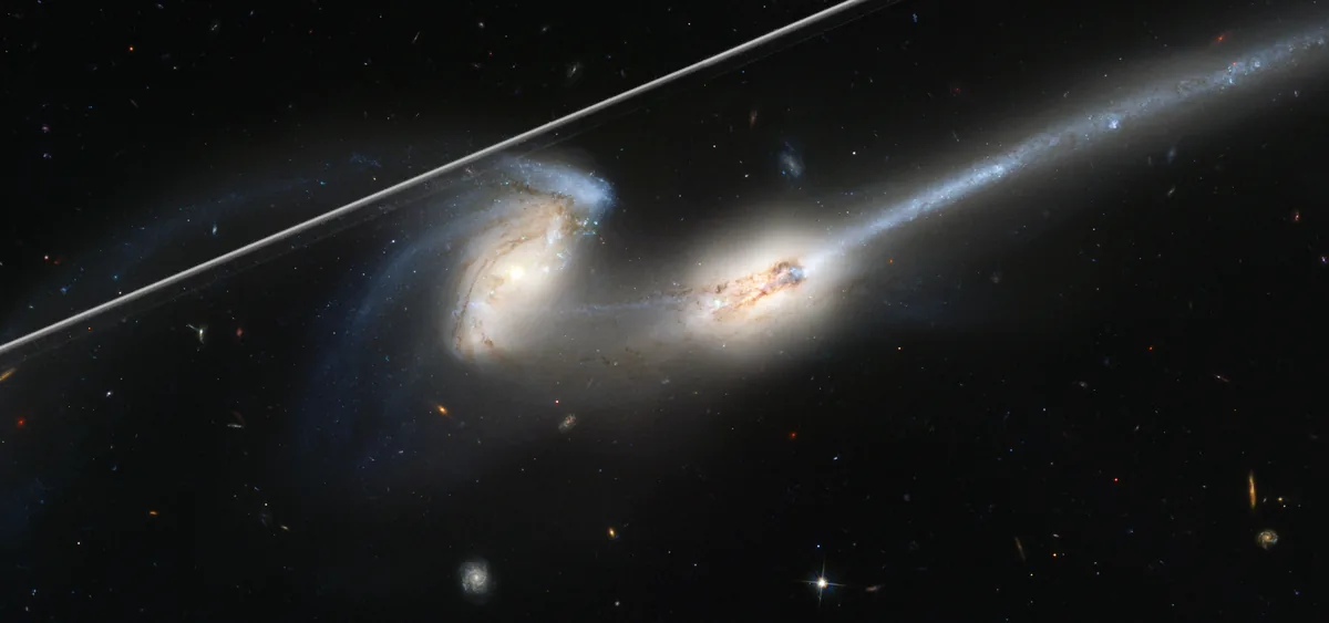 Hubble Uzay Teleskobu'nun Görüş Alanına Giren Yapay Uydular Bilimi Nasıl Etkiyor?