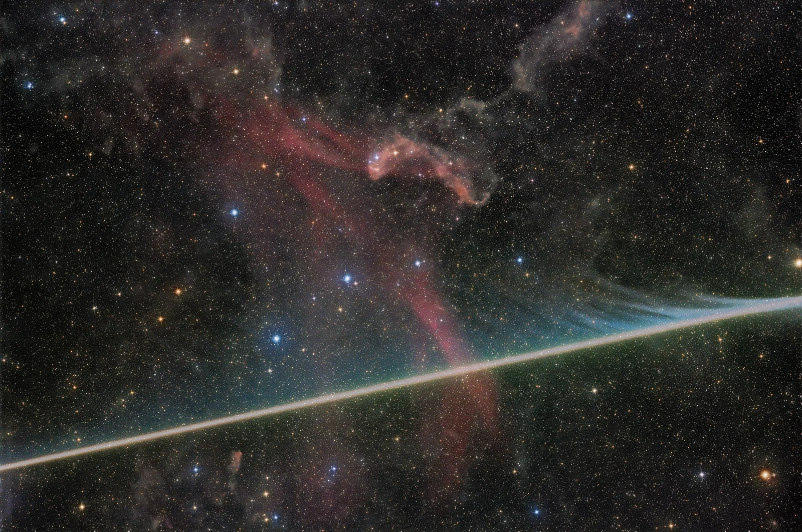 Buharlaşan Meteor, Lacerta Bulutsusu'na Fotobomb Atıyor | UzayVe APOD