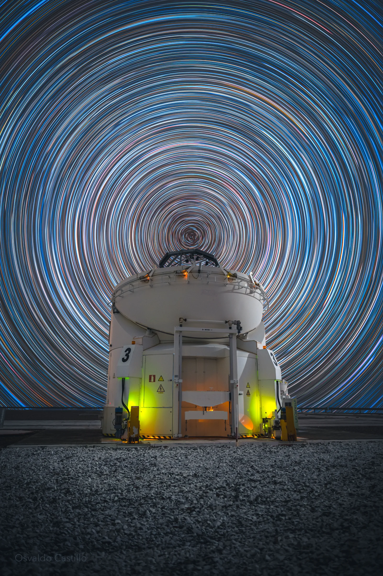 Paranal Gözlemevi Üzerinde Zamanın ve Gökyüzünün Dansı | UzayVe APOD