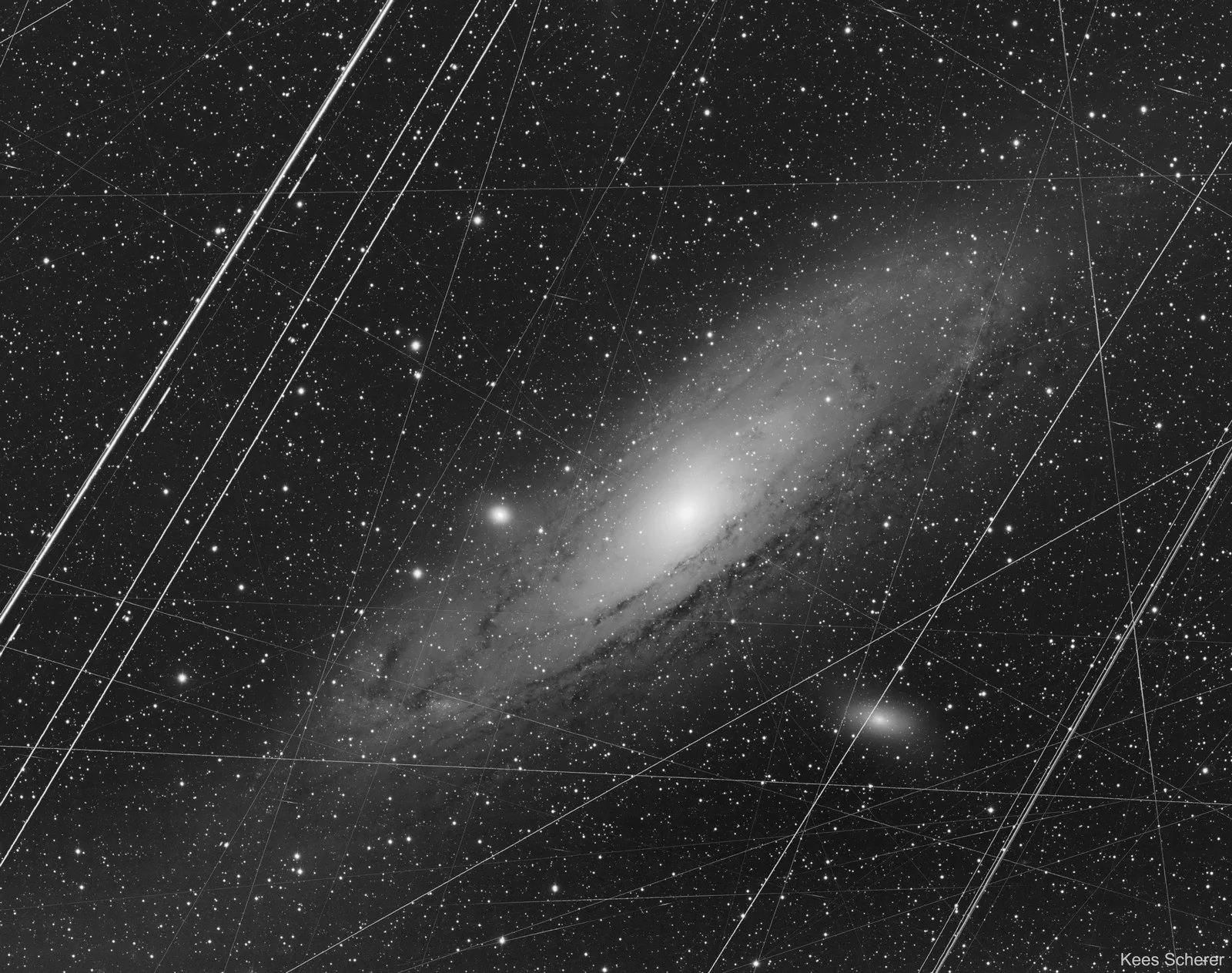 Photoshop Öncesi Andromeda: Gökyüzünün Ham Gerçeği | UzayVe APOD