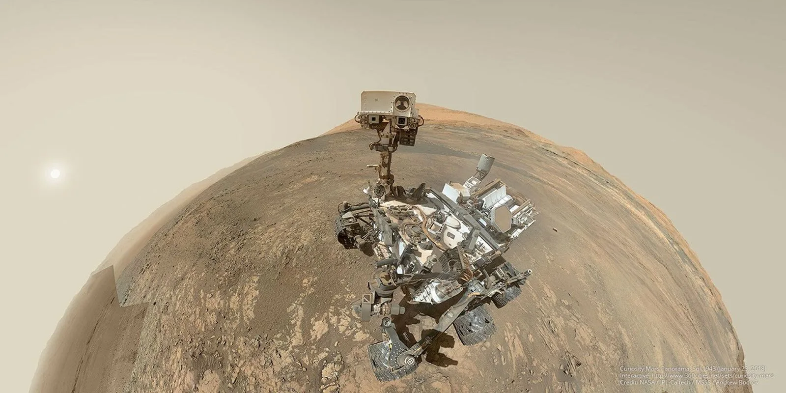 Kızıl Gezegen'in Zirvesinde Bir Özçekim: Curiosity'nin Mars Günlükleri | UzayVe APOD